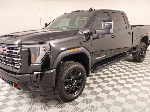Used 2026 GMC Sierra 2500 AT4 w/ AT4 Premium Plus Package AWD/4WD image 10