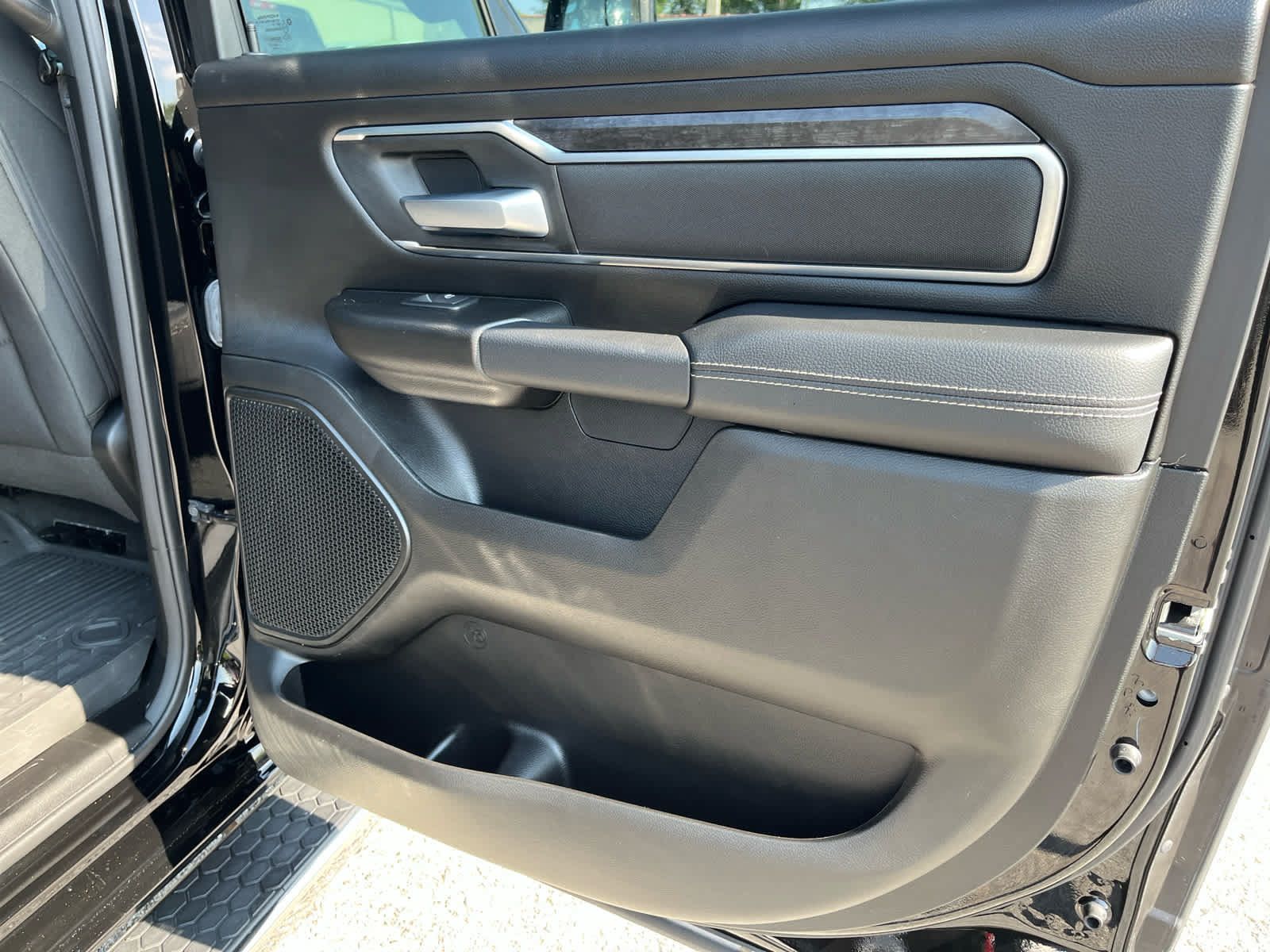 Used 2024 RAM 1500 Big Horn AWD/4WD image 30