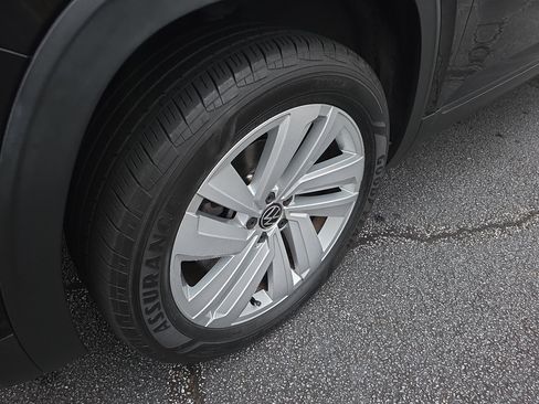 Used 2021 Volkswagen Atlas Cross Sport SE image 11