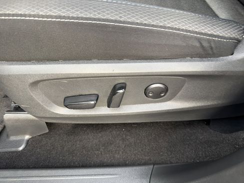 Used 2025 Nissan Pathfinder SV AWD/4WD image 16