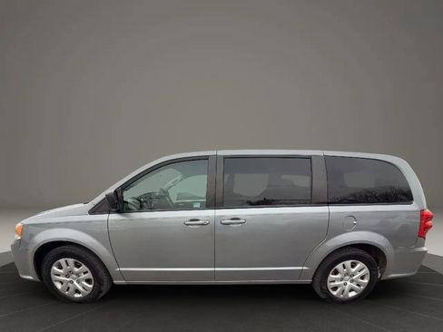 Used 2018 Dodge Grand Caravan SE image 8