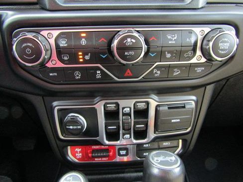 Used 2019 Jeep Wrangler Unlimited Rubicon w/ Dual Top Group image 16