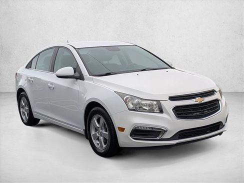 Used 2016 Chevrolet Cruze LT image 3
