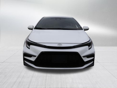Used 2025 Toyota Corolla SE FWD image 3