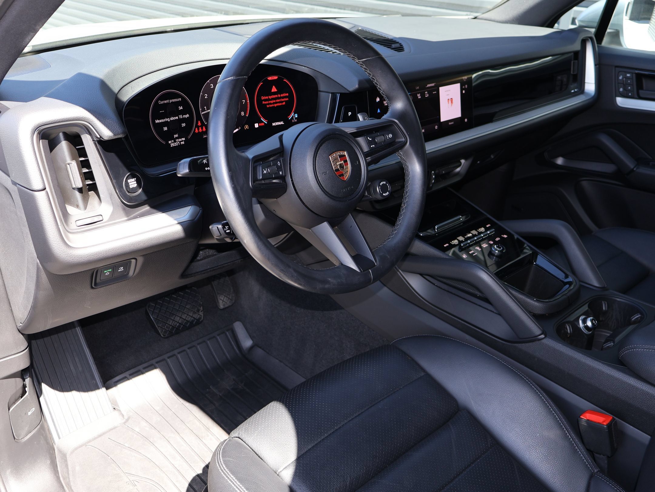 Used 2024 Porsche Cayenne AWD/4WD image 4