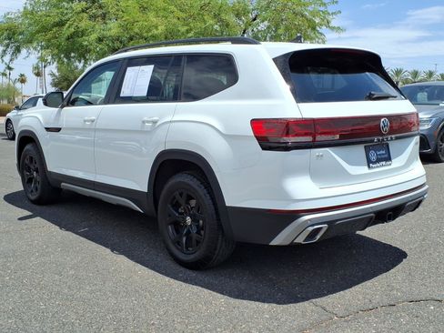 Certified 2025 Volkswagen Atlas Peak Edition SE AWD/4WD image 5