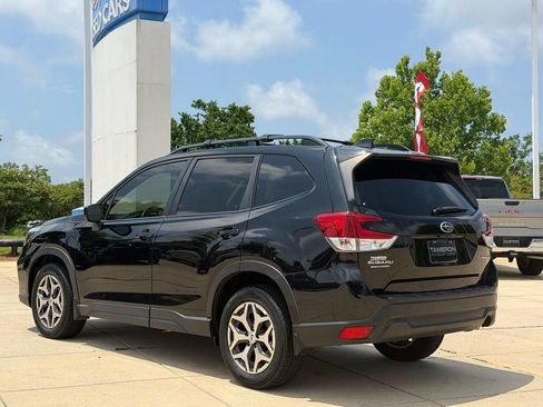 Used 2019 Subaru Forester Premium AWD/4WD image 6
