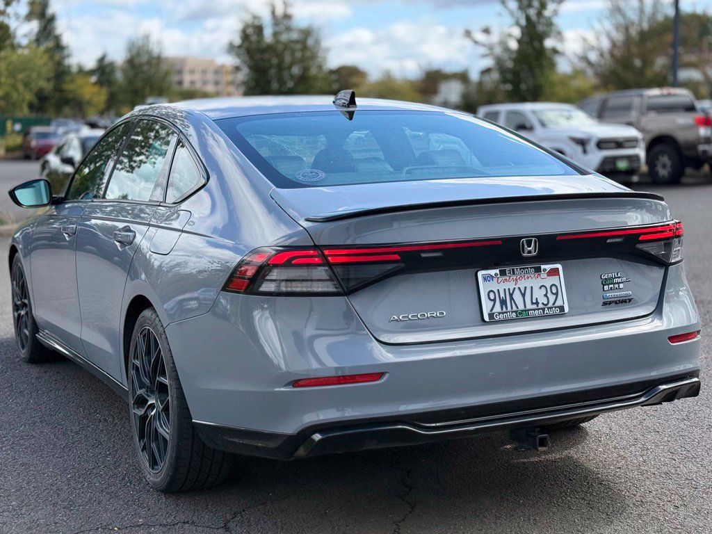 Used 2023 Honda Accord Sport image 3