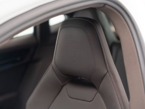 Certified 2024 Porsche Panamera image 18