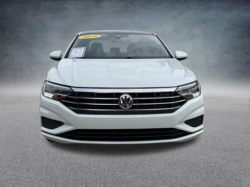 Used 2019 Volkswagen Jetta SEL w/ Cold Weather Package FWD image 2