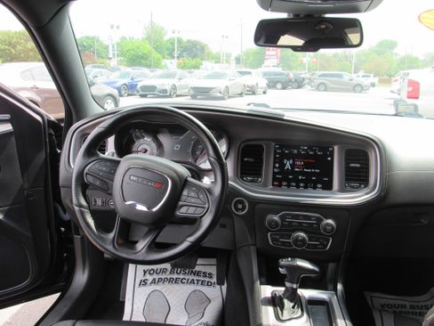 Used 2022 Dodge Charger SXT w/ Plus Group AWD/4WD image 19