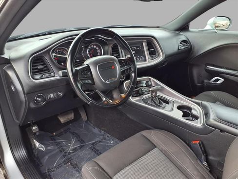 Certified 2021 Dodge Challenger SXT image 4