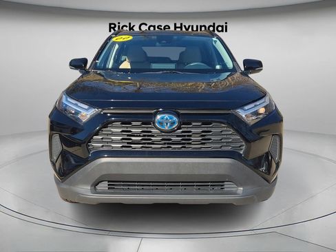 Used 2022 Toyota RAV4 XLE image 5