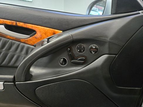 Used 2007 Mercedes-Benz SL 600 image 32