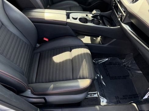 Used 2025 Nissan Rogue SV image 28