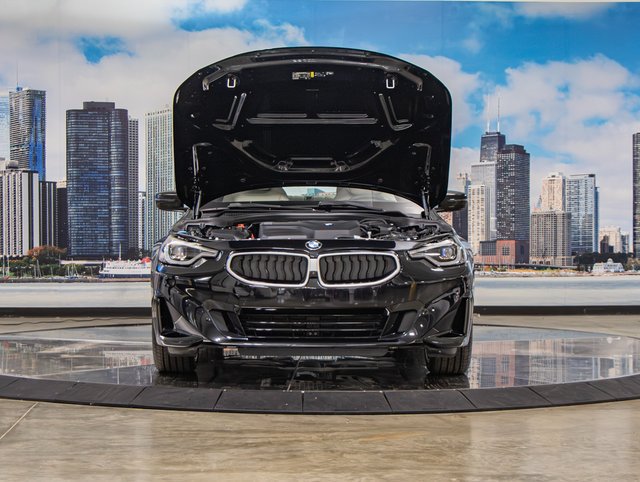 Used 2025 BMW 230i xDrive Coupe w/ Premium Package AWD/4WD image 4