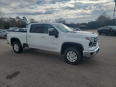 Used 2024 Chevrolet Silverado 2500 LTZ image 6