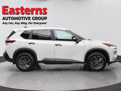 Used 2023 Nissan Rogue S AWD/4WD image 4