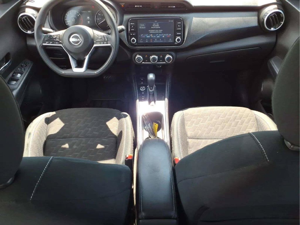 Used 2024 Nissan Kicks SV FWD image 10
