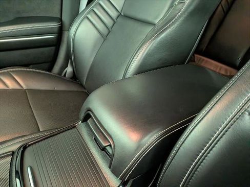 Certified 2023 Chrysler 300 C RWD image 31