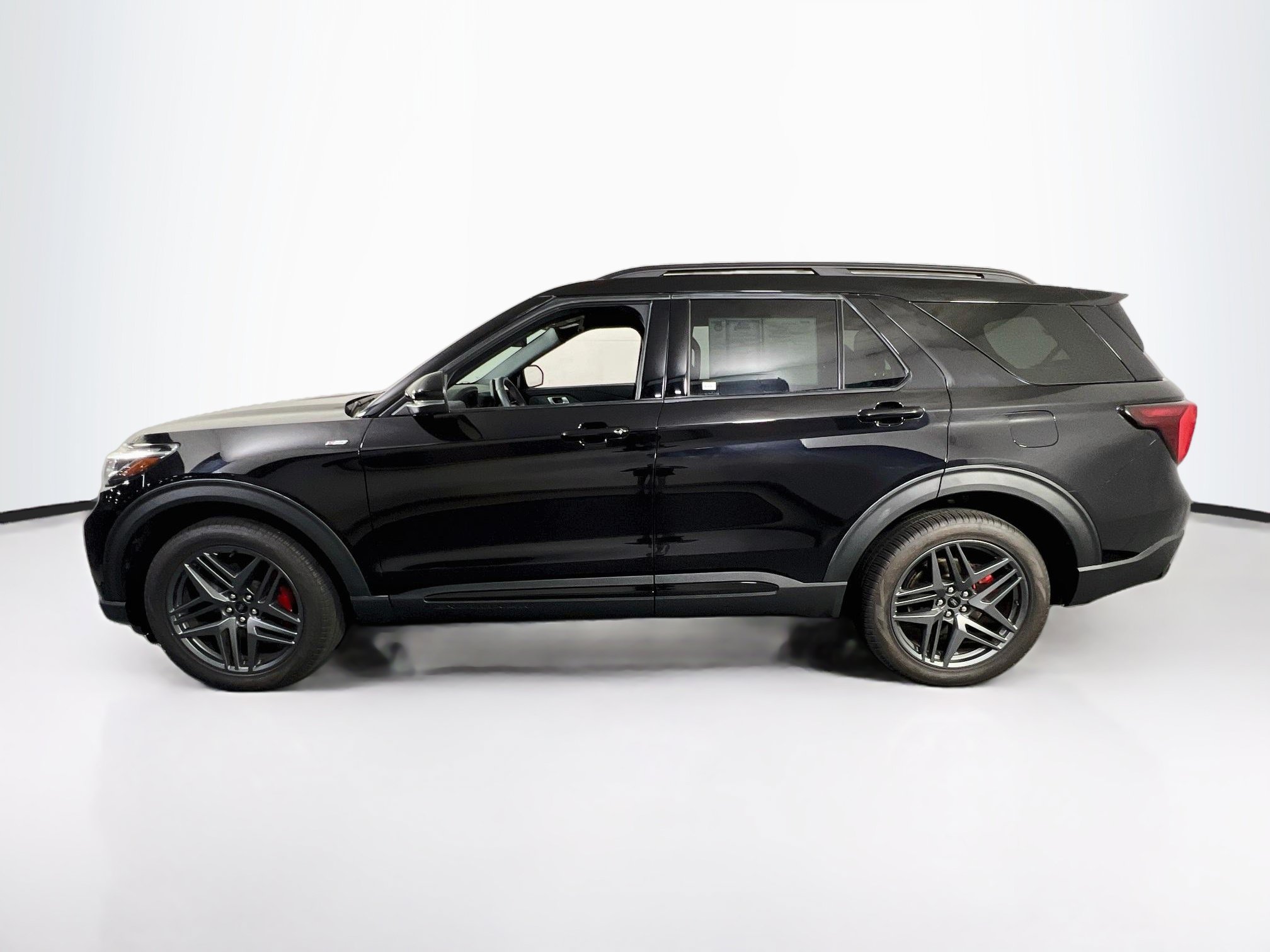 Used 2025 Ford Explorer ST-Line w/ Premium Package AWD/4WD image 8