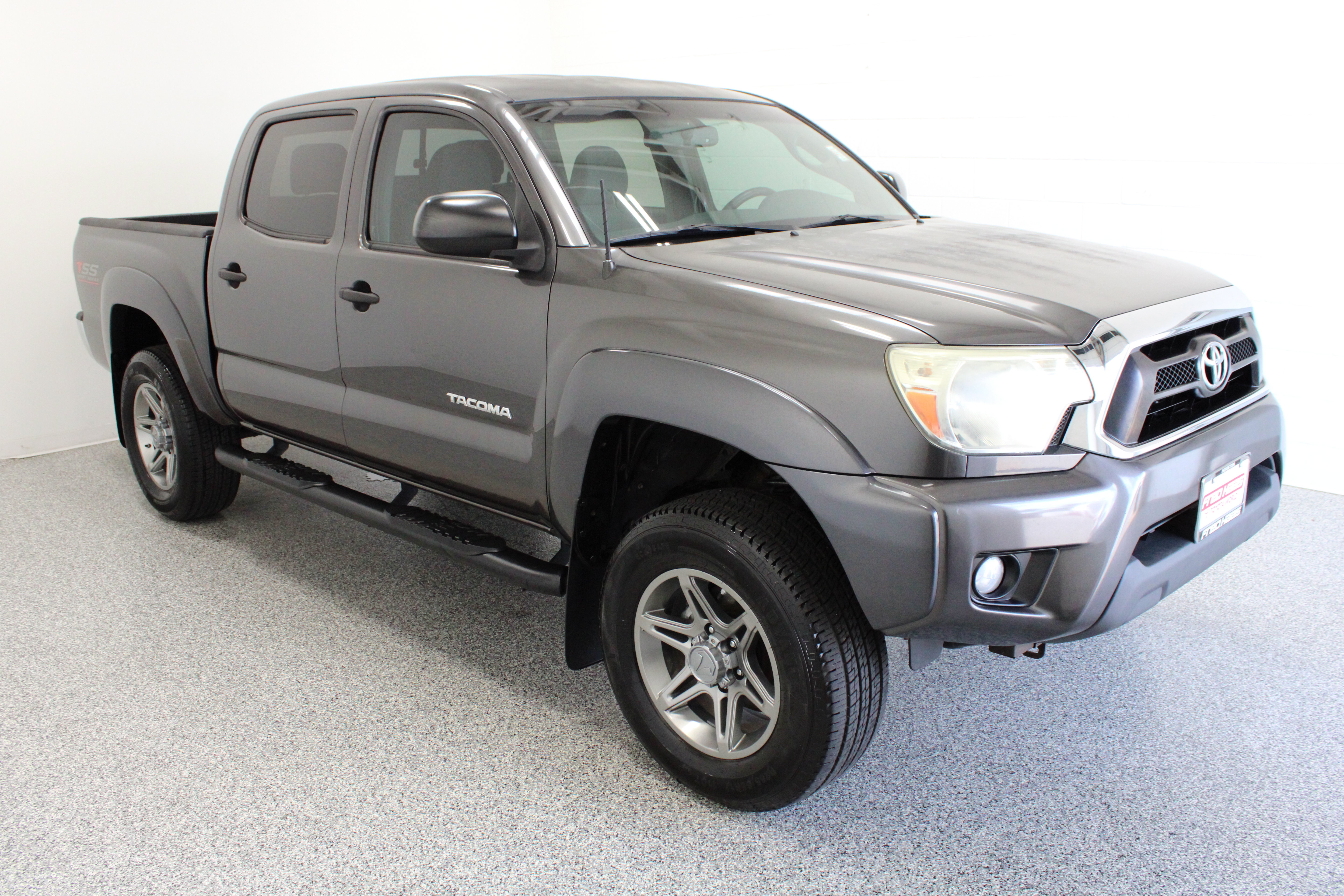 Used 2013 Toyota Tacoma 4x4 Double Cab w/ SR5 Pkg image 4