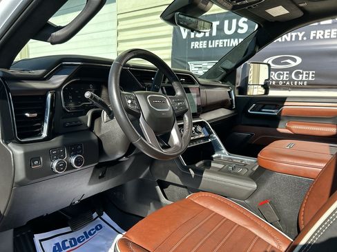 Used 2025 GMC Sierra 3500 Denali Ultimate AWD/4WD image 12