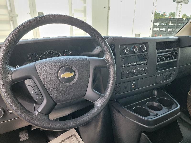 Used 2016 Chevrolet Express 3500 RWD image 7