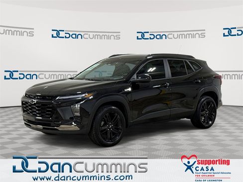 Used 2024 Chevrolet Trax ACTIV w/ Driver Confidence Package image 1