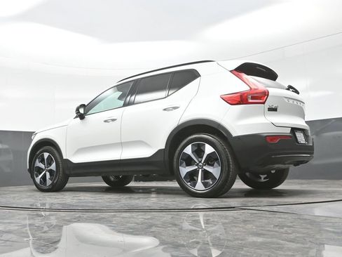 Certified 2026 Volvo XC40 B5 Plus w/ Protection Package Premier AWD/4WD image 23