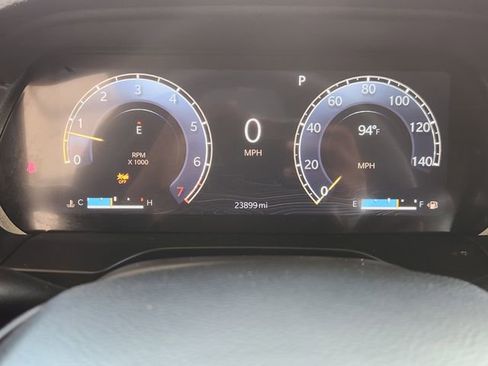 Used 2023 Jeep Grand Cherokee Altitude RWD image 14