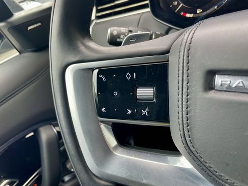 Used 2023 Land Rover Range Rover SE image 32