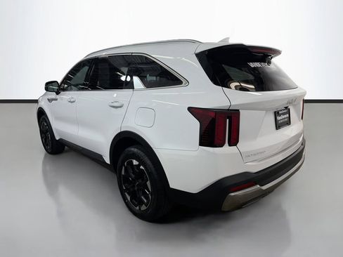 Used 2025 Kia Sorento S AWD/4WD image 7