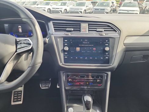 Certified 2023 Volkswagen Tiguan SE R-Line FWD image 19