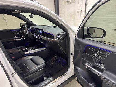 Used 2021 Mercedes-Benz GLB 35 AMG 4MATIC w/ Premium Package image 36