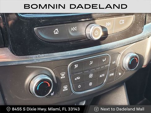 Used 2022 Chevrolet Traverse RS image 25