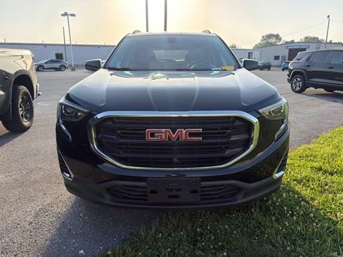 Used 2018 GMC Terrain SLE w/ Driver Convenience Package AWD/4WD image 2