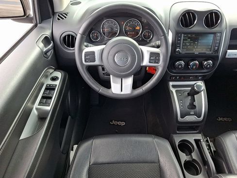 Used 2016 Jeep Compass Latitude AWD/4WD image 12
