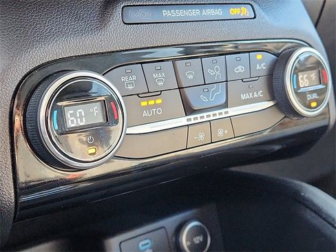 Used 2021 Ford Escape SE image 13