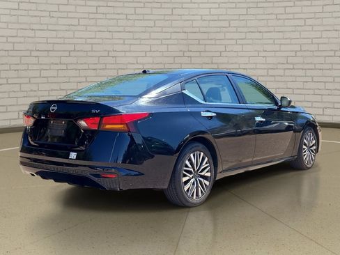Used 2023 Nissan Altima 2.5 SV FWD image 5