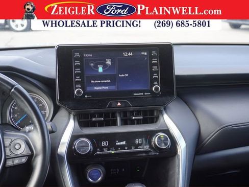 Used 2022 Toyota Venza LE image 15