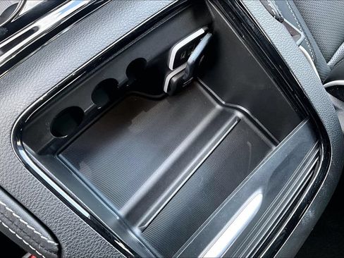 New 2025 Chrysler Pacifica Premium FWD image 17