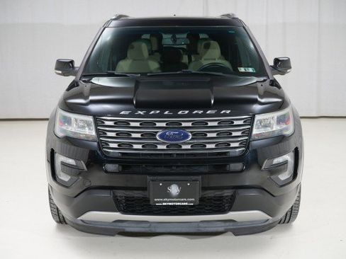 Used 2017 Ford Explorer XLT w/ Equipment Group 201A image 7