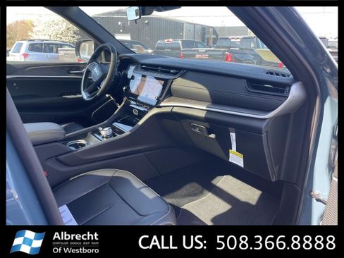 New 2026 Jeep Grand Cherokee L Limited AWD/4WD image 16