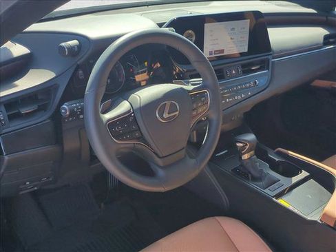 Used 2024 Lexus ES 350 w/ Premium Package image 9
