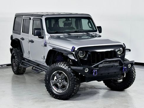 Used 2019 Jeep Wrangler Unlimited Sport S image 3