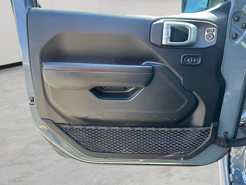 Used 2024 Jeep Wrangler Unlimited AWD/4WD image 10