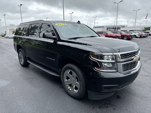 Used 2019 Chevrolet Suburban LT RWD image 7