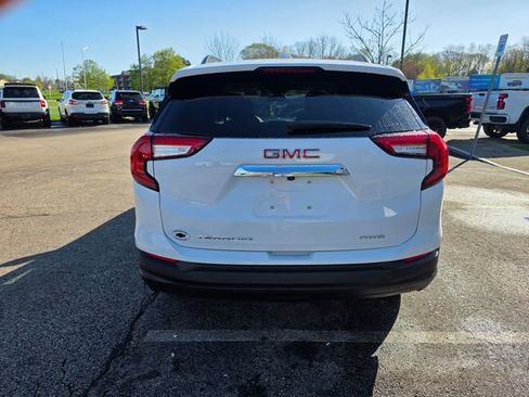 Used 2022 GMC Terrain SLE w/ Driver Convenience Package AWD/4WD image 3
