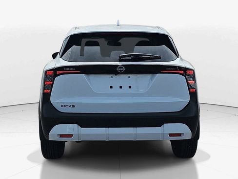 Used 2025 Nissan Kicks SV FWD image 7